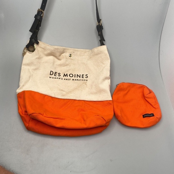 Courageous Women's DSM Half Marathon Shoulder Tote Bag with Pouch Accessory - Picture 2 of 13